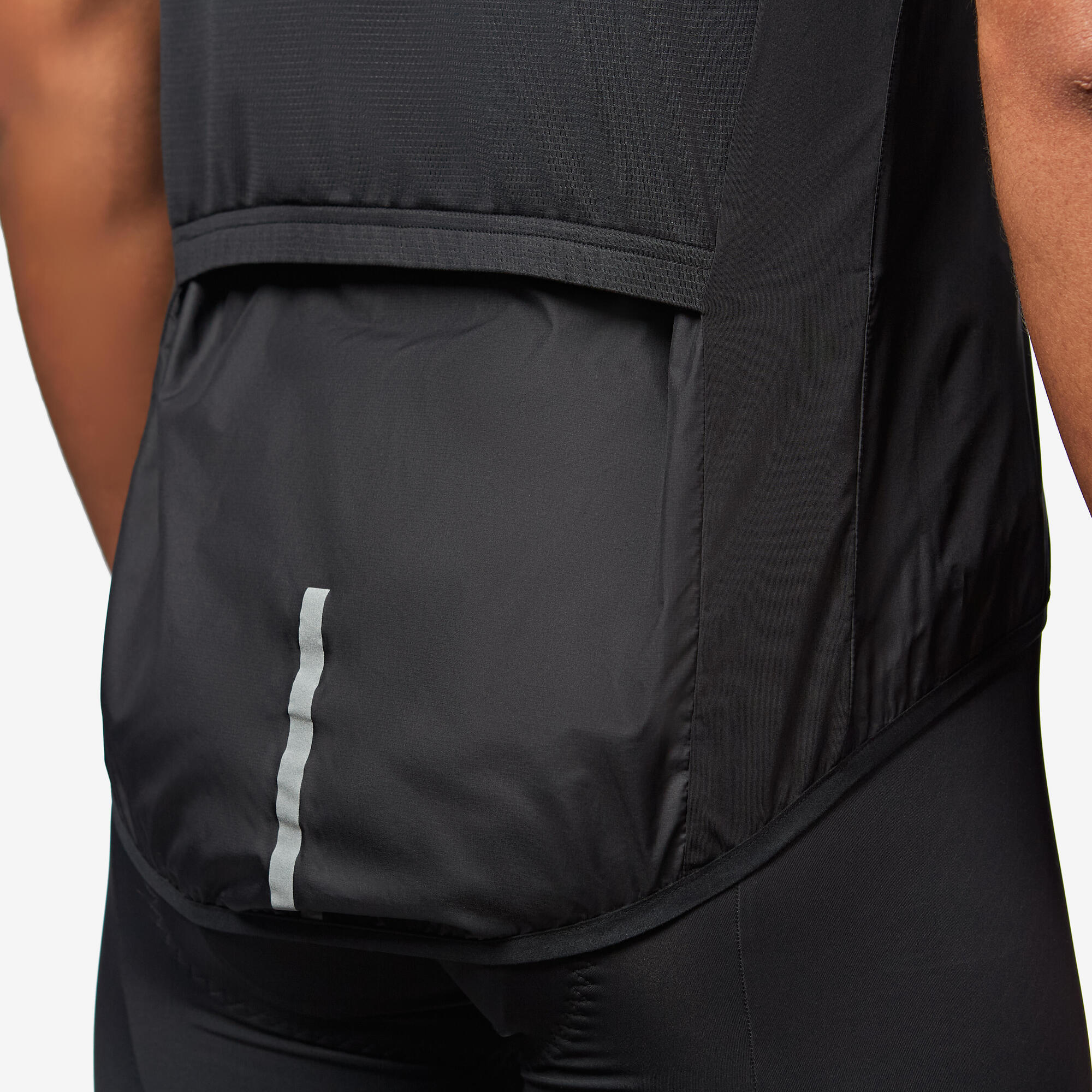 Van Rysel Men's Ultralight Cycling Wind Vest - Image 4