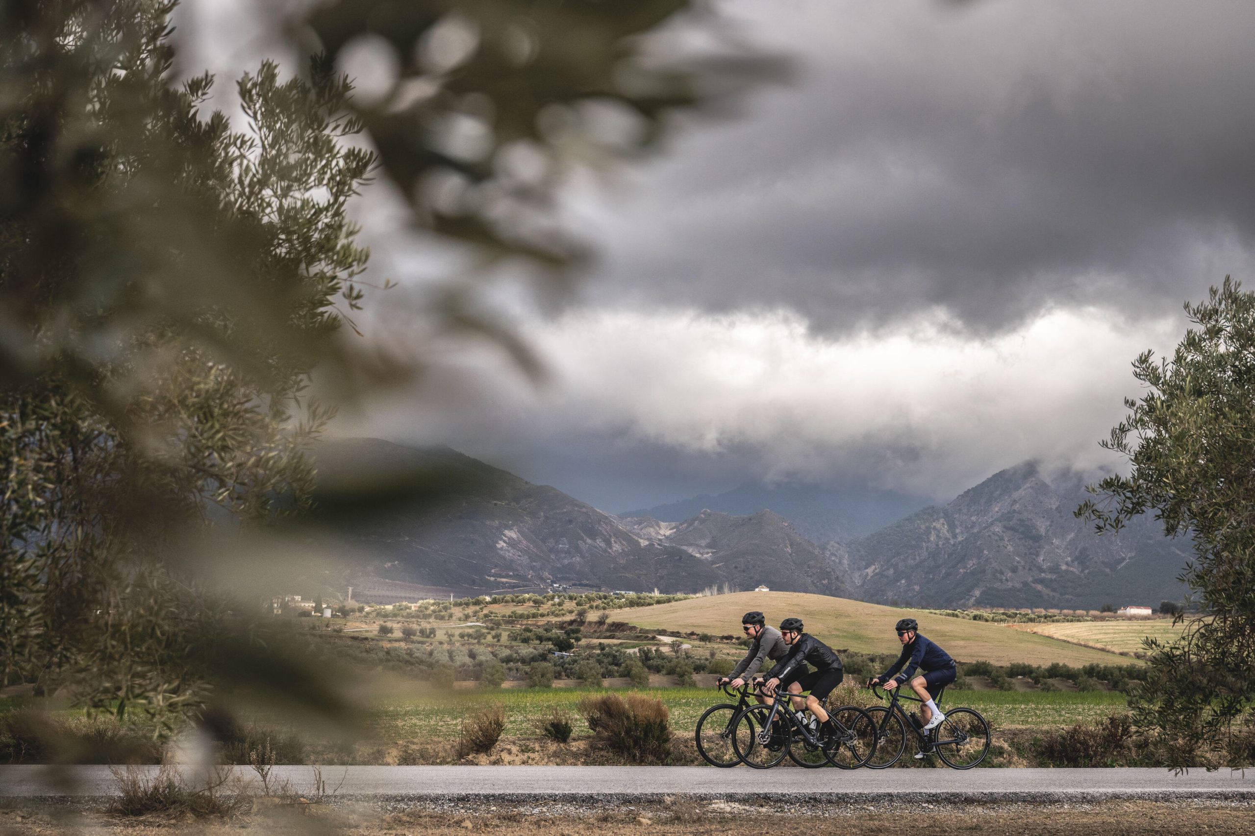 Van Rysel Men's Ultralight Waterproof Cycling Jacket - Image 13