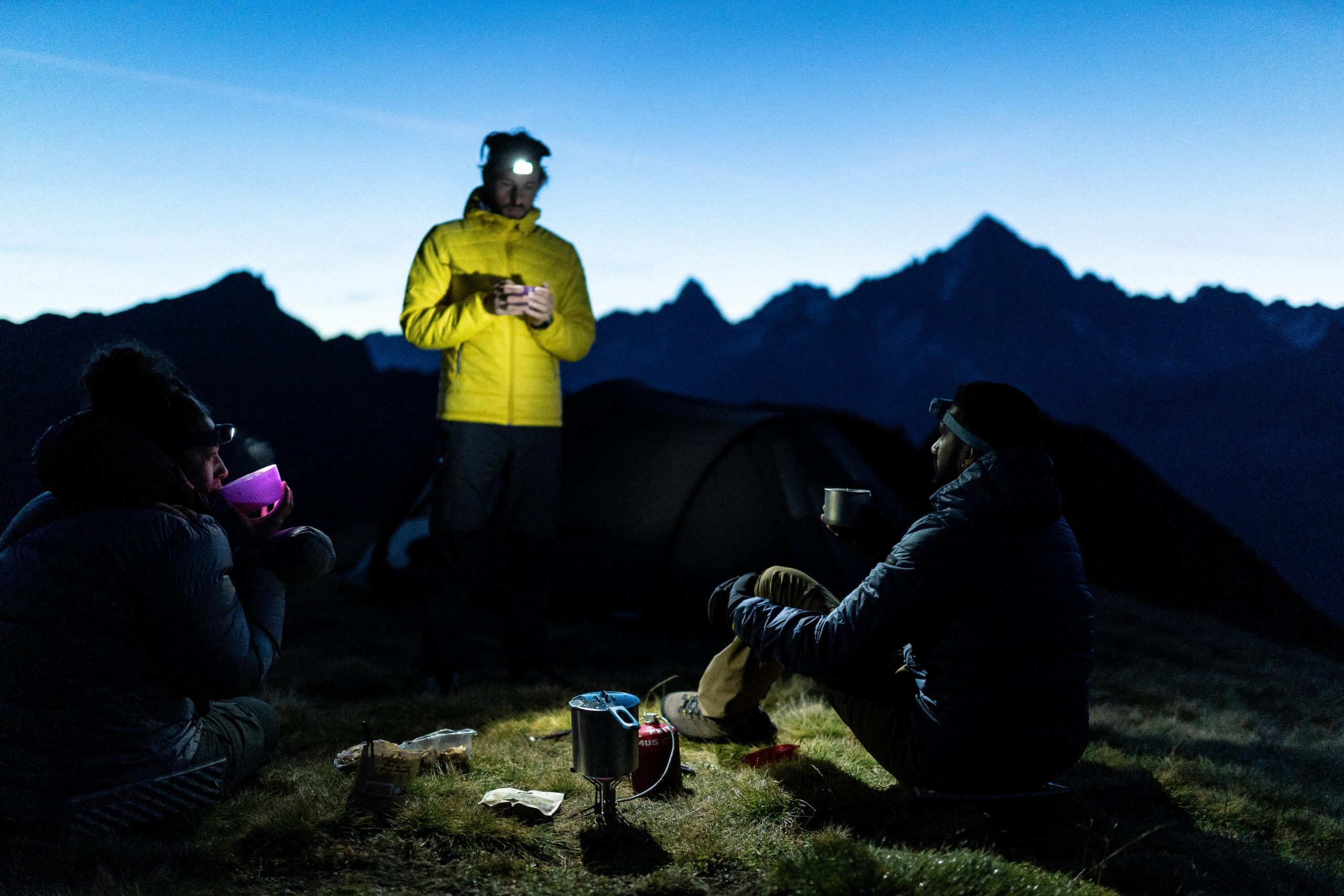 Forclaz Men's MT100 Hooded Synthetic Jacket - Image 26