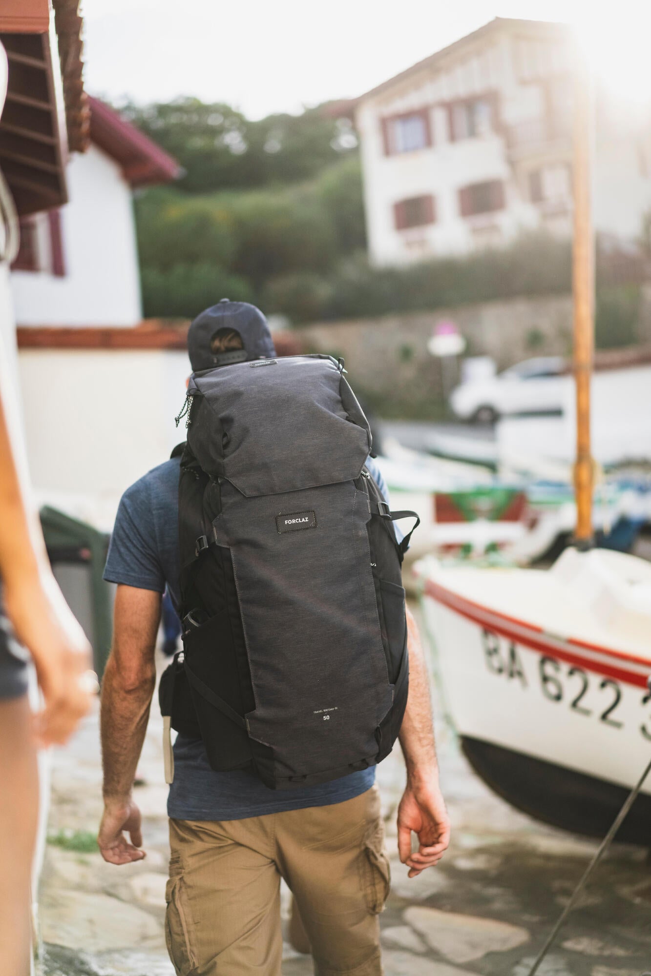 Forclaz Men's Travel 900 50+6 L Backpacking Pack - Image 12