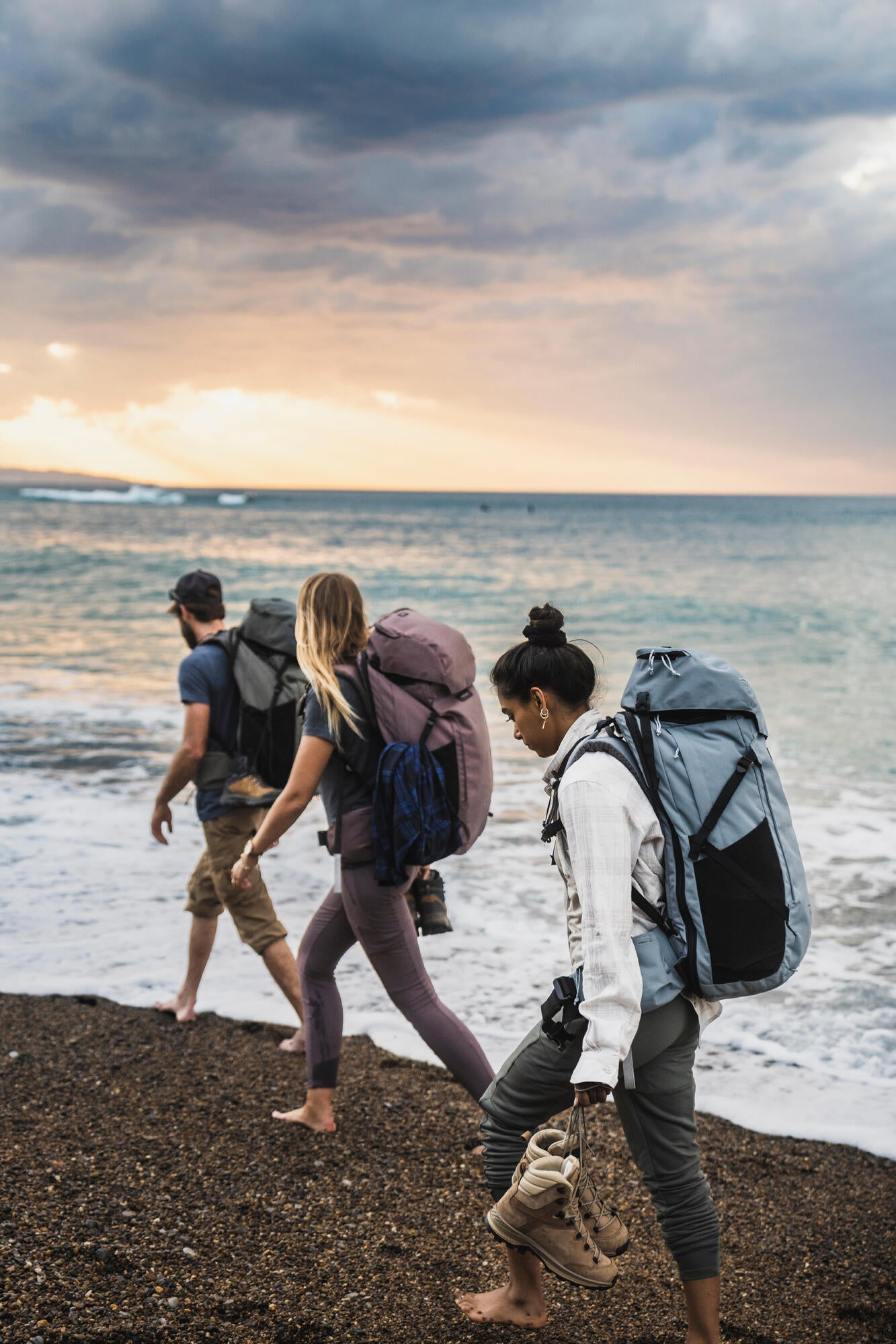 Forclaz Men's Travel 900 70+6L Backpacking Pack - Image 14