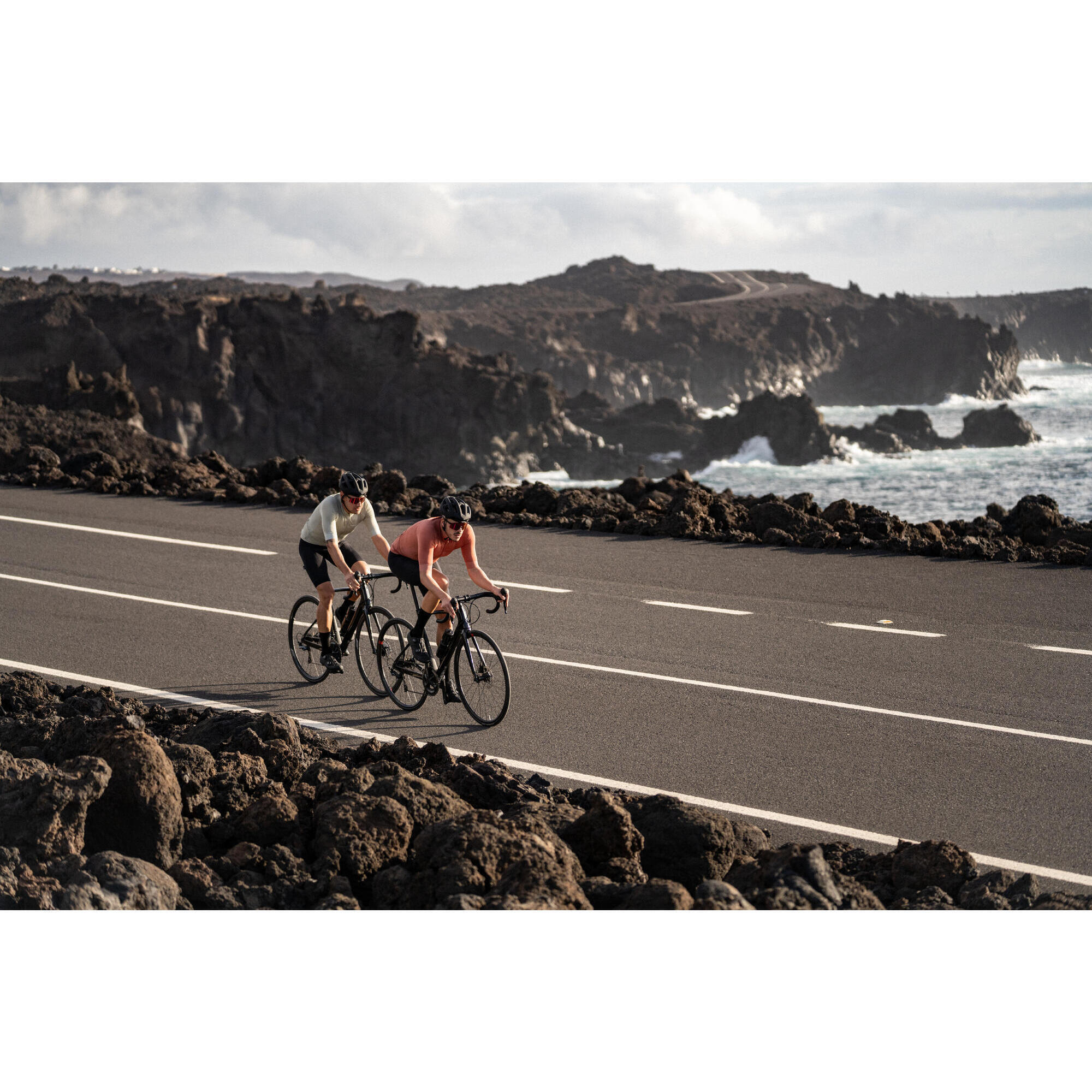 Van Rysel 900 Mid-Cut Cycling Socks - Image 7