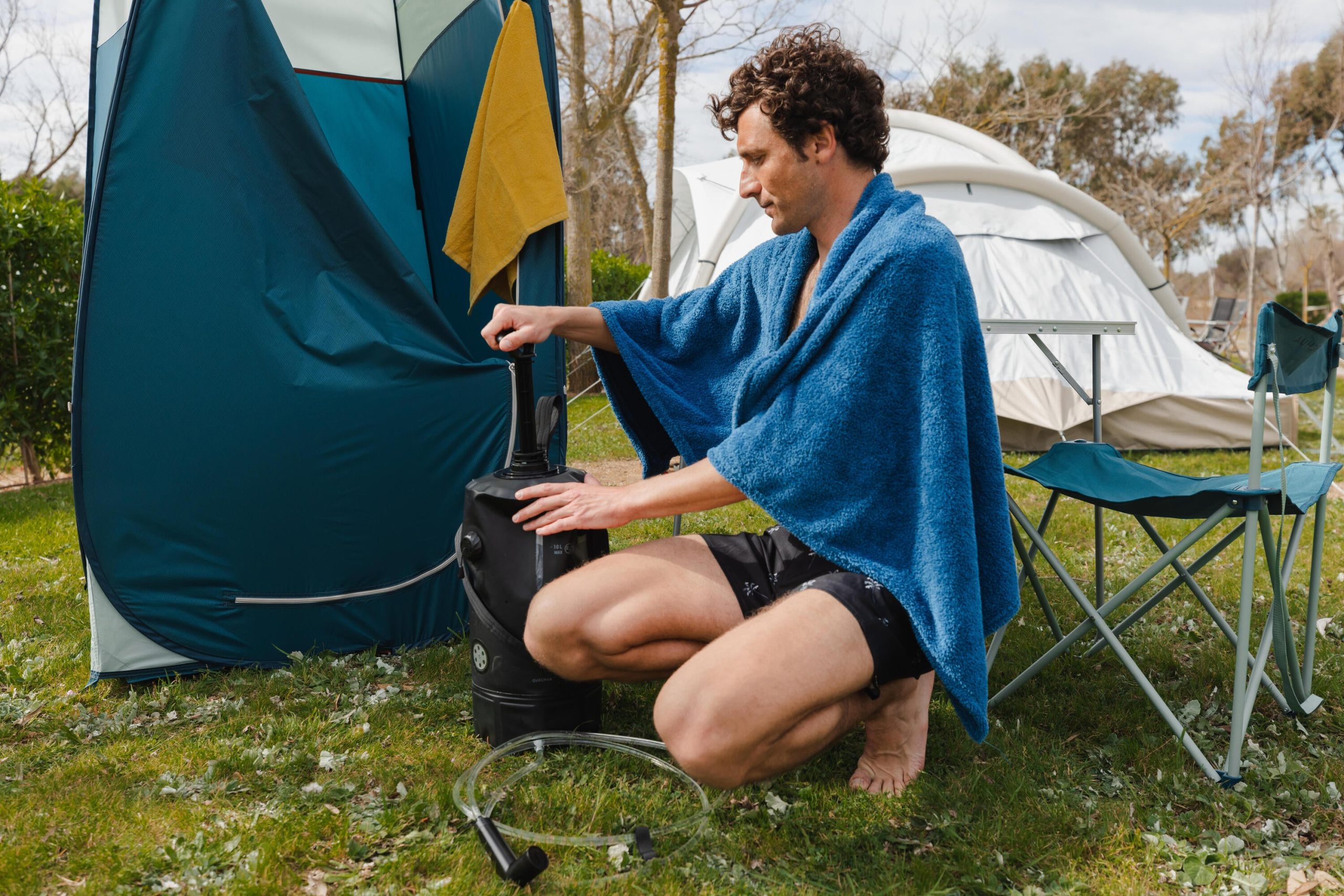 Quechua 10 L Solar Pressure Camping Shower - Image 6