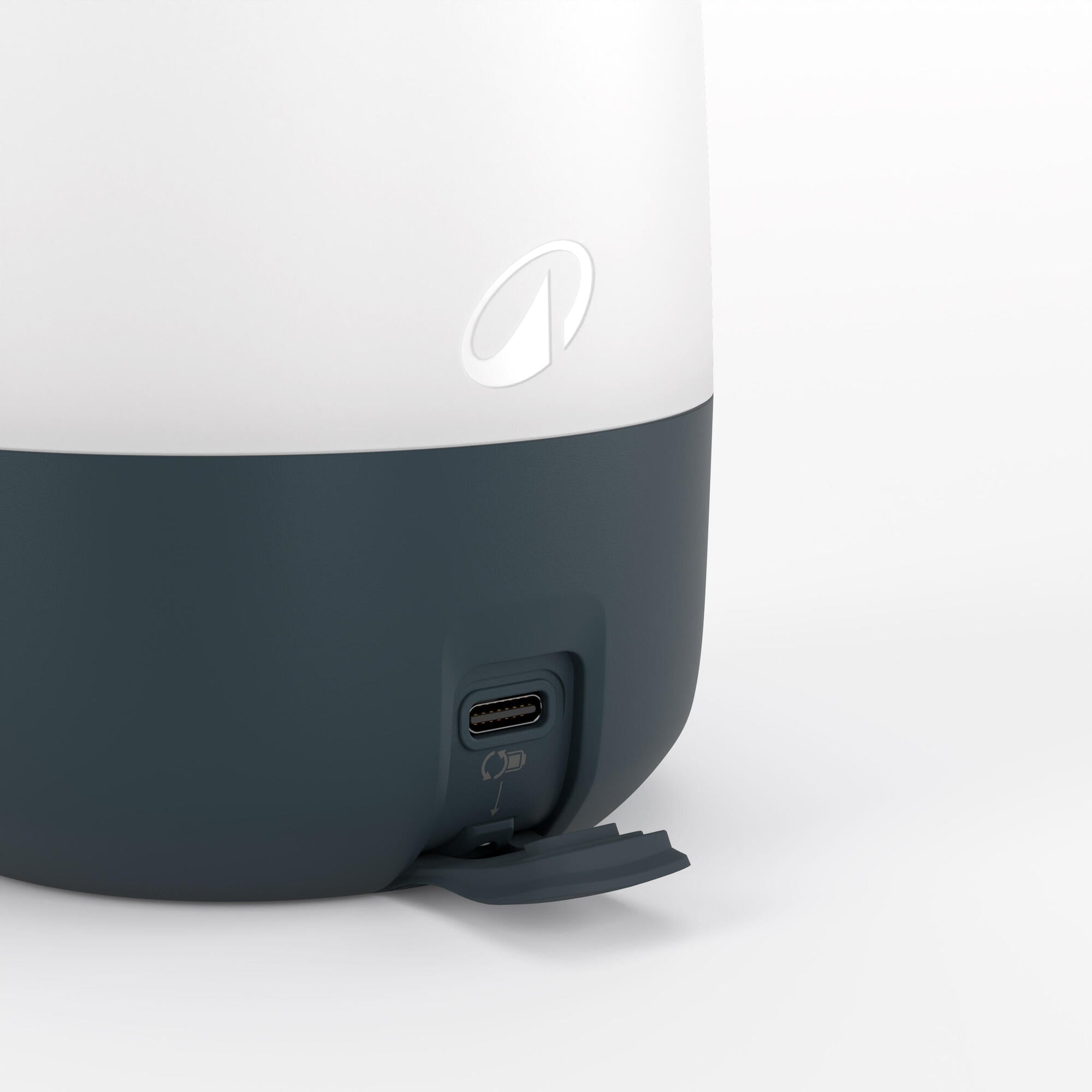 Quechua BL200 USB-C Rechargeable Camping Lantern ?C 200 Lumens - Image 3